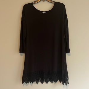 Emerald USA Black dress w/ lace detailing